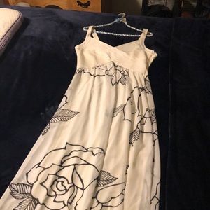 Maxi dress cream and black Excellent condition!